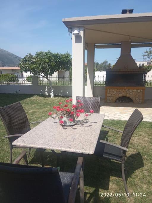 Διαμέρισμα Μεντησ Igoumenitsa Bagian luar foto